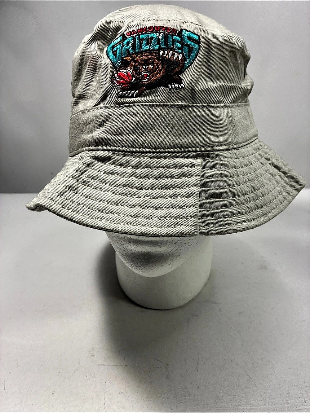 Embroidered Bucket Hat in Gray